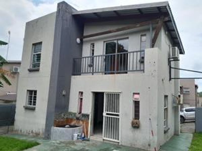 House to Rent - Photo 3