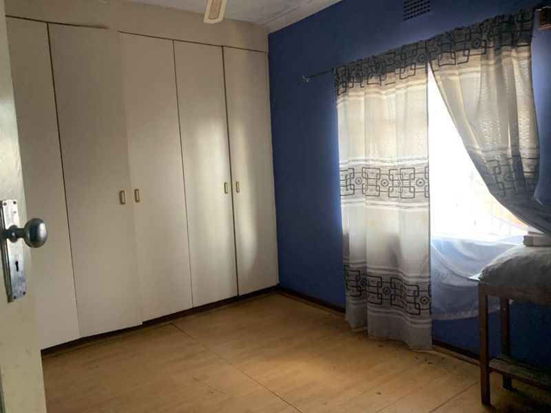 **Charming 2-Bedroom Home with Income Potential in a Quiet Cul-de-Sac** - Photo 9