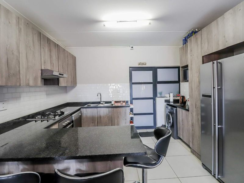 Ground Floor Unit in Royce Heights - Photo 5