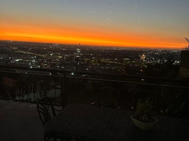 VIEWS FOREVER - Entertainers Dream, Lifestyle home - Photo 2