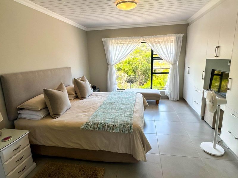 Coastal Living Redefined: Spacious Duet with Scenic Vistas! - Photo 10