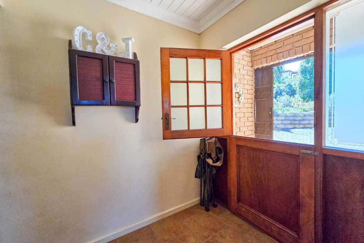 Prestige location with breathtaking river and sea views. - Photo 3