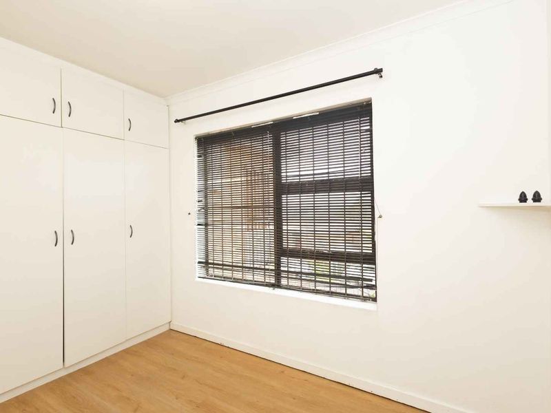 Space, Style, and Comfort - Photo 9