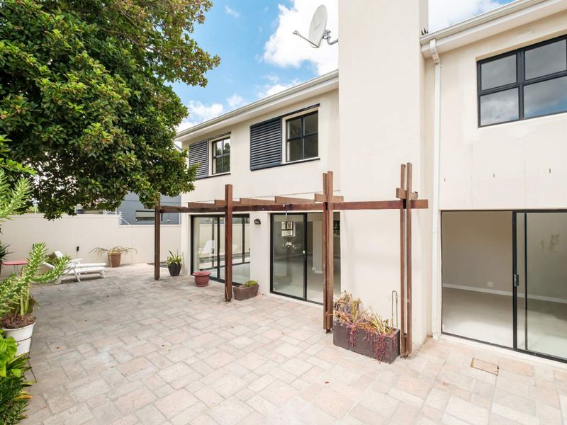 Buy into the Newlands Lifestyle and Walk Everywhere! - Photo 4