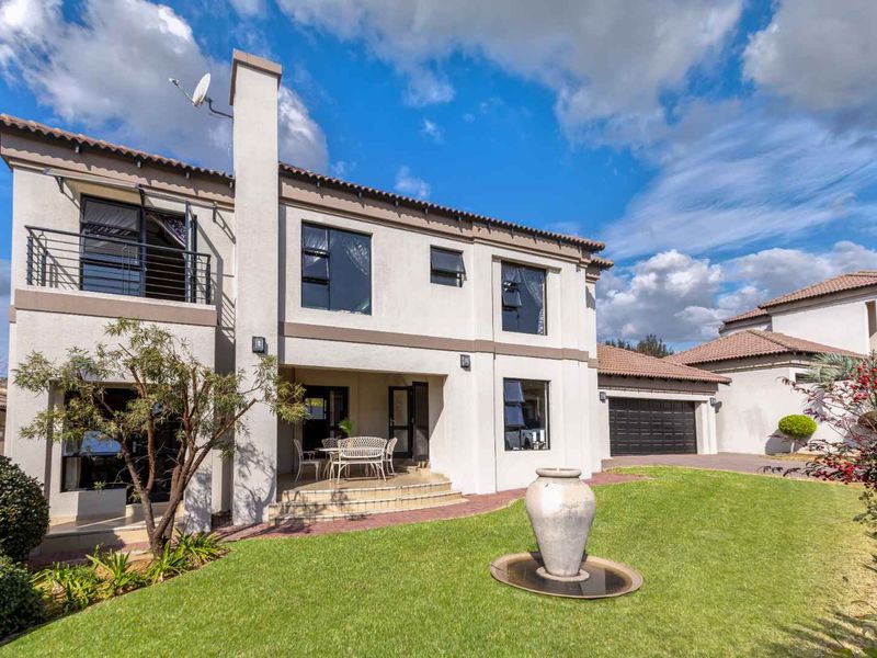 DELIGHTFUL DUPLEX LIVING IN THE HEART OF NORTHRIDING - Photo 10