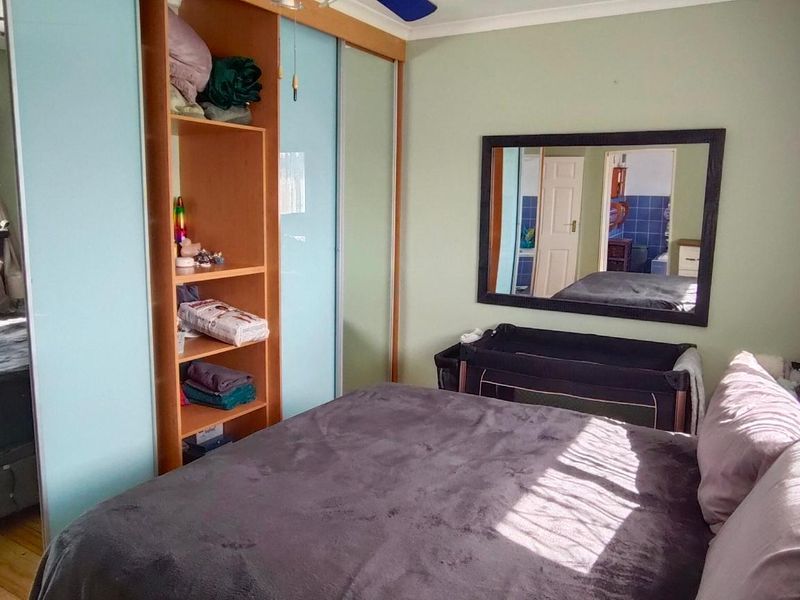 FAMILY HOME WITH A 2 BEDROOM FLATLET IN BRACKENDOWNS - Photo 7
