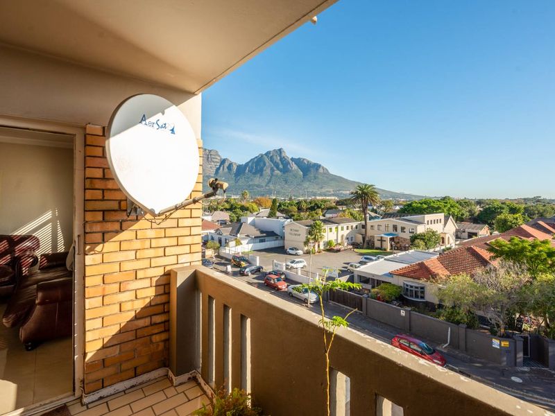 Comfortable 3 bedroom apartment with balcony - Photo 2