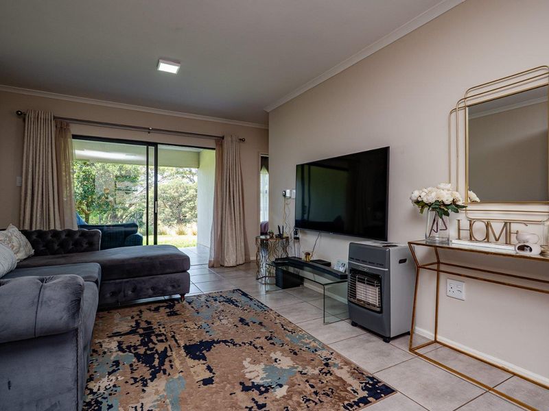4 Bedroom Freestanding Home - Photo 9