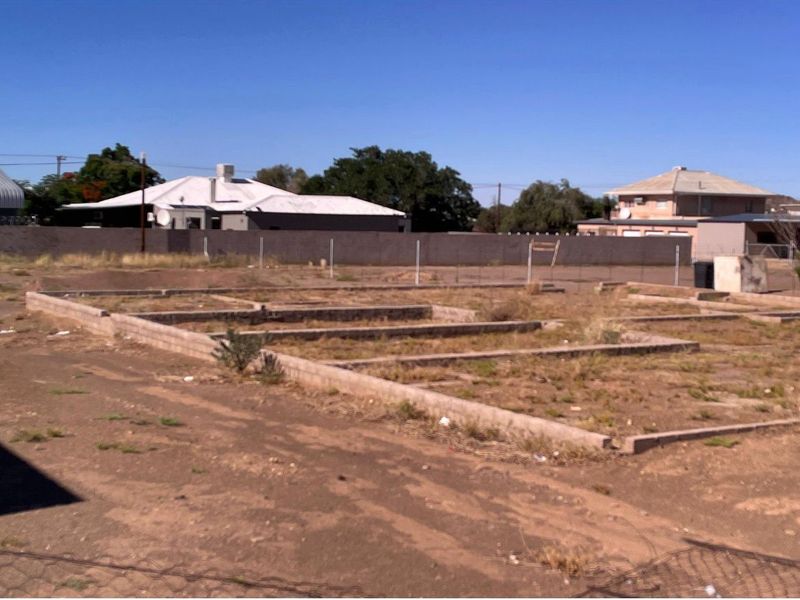 3 BEDROOM APARTMENT FOR SALE | NOORDHOEK, KEETMANSHOOP - Photo 5