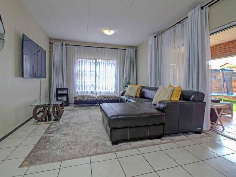 Stylish, Practical, and Spacious Living - Photo 6