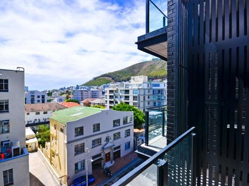 Modern furnished Studio in Station House - Photo 10