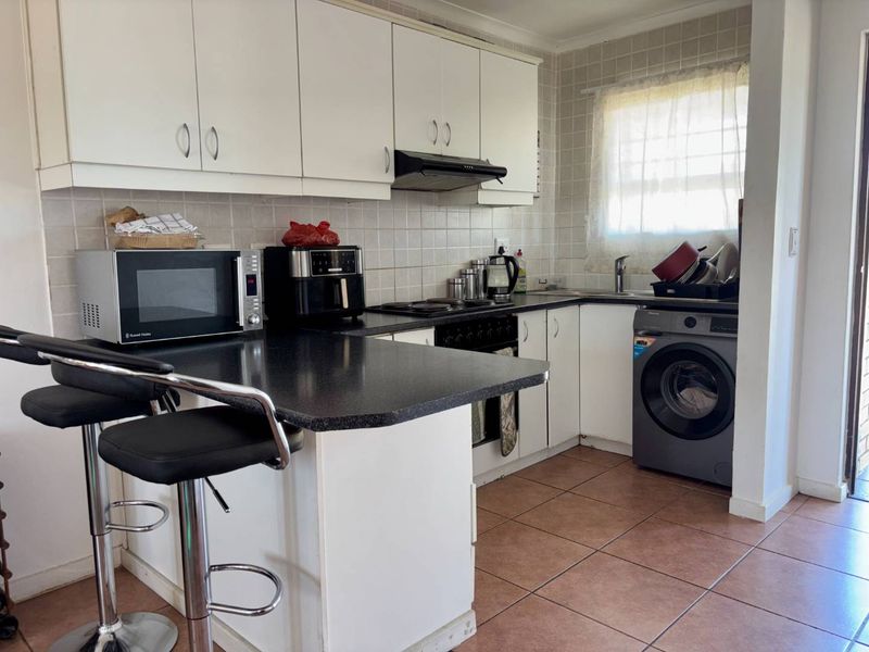 Spacious 2-Bedroom Apartment for Sale in Gordon’s Bay Golf Terraces - Photo 3