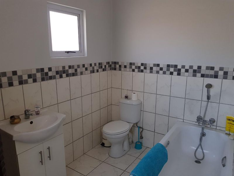 Long Beach Well Established Guest House - Photo 9