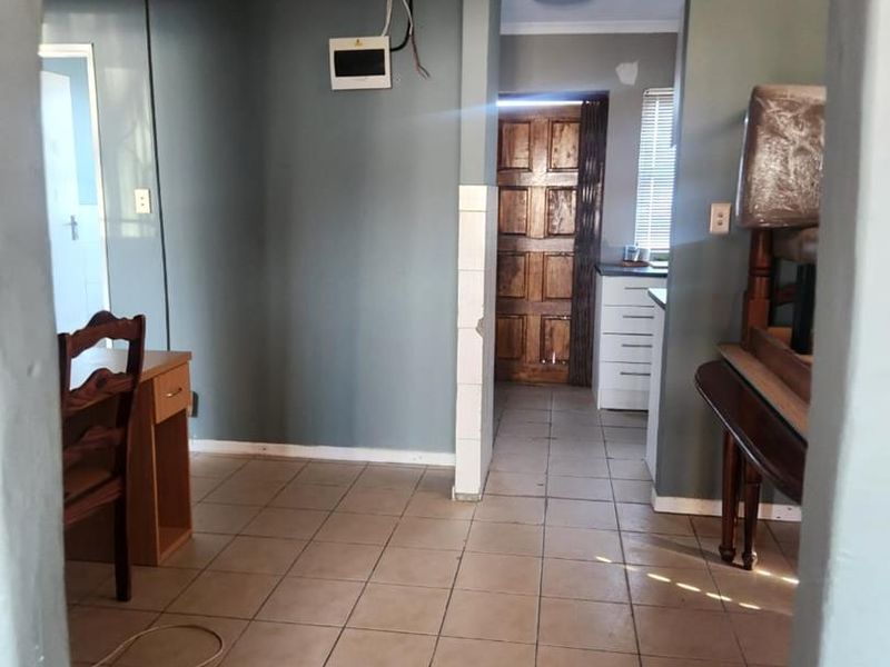 Three-Bedroom House for Sale in Mfuleni - Photo 9