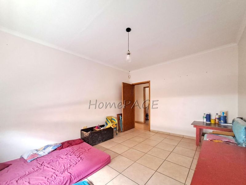 Fairway Estates, Walvis Bay:  3 Bedr Home with 3 Bedr Flat on offer - Photo 6