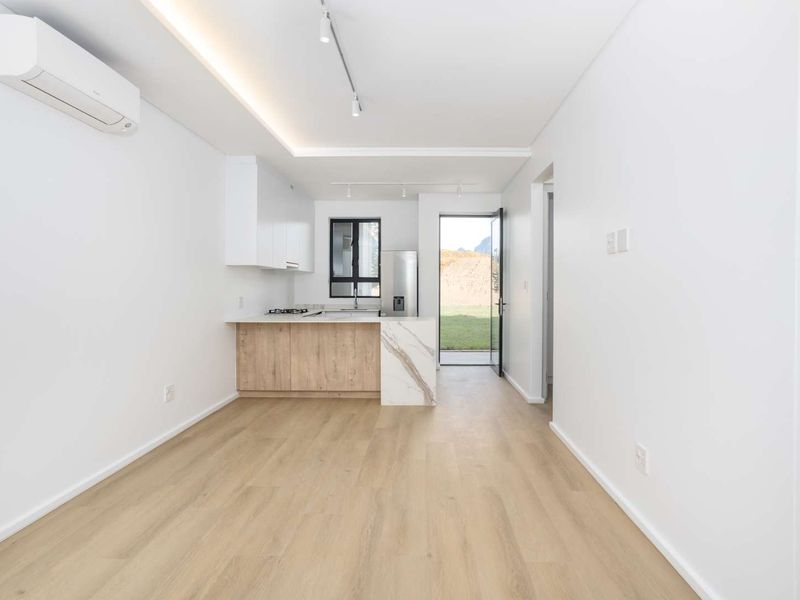 New Two-Bedroom Ground-Floor Apartment in Val de Vie Vivante Village at Val de Vie Estate - Photo 2