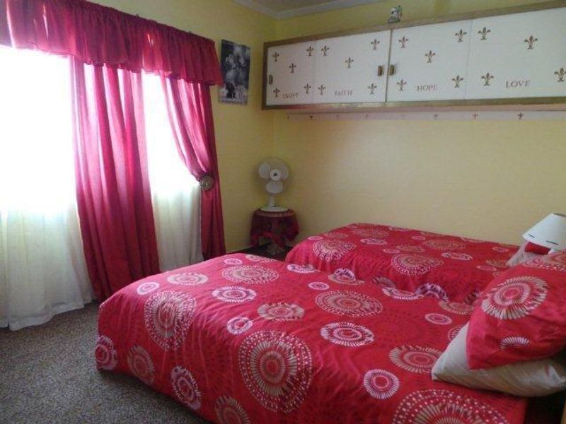 Spacious Family Home close to all Amenities - Photo 10