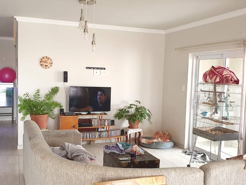 For the small family, or first-time buyers. - Photo 2