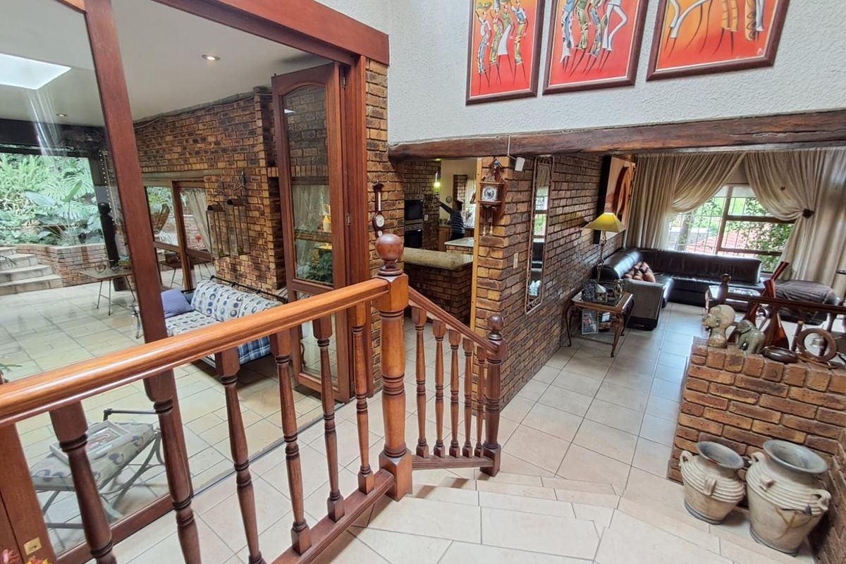 3 Bedroom Home for Sale in Mulbarton - Photo 2