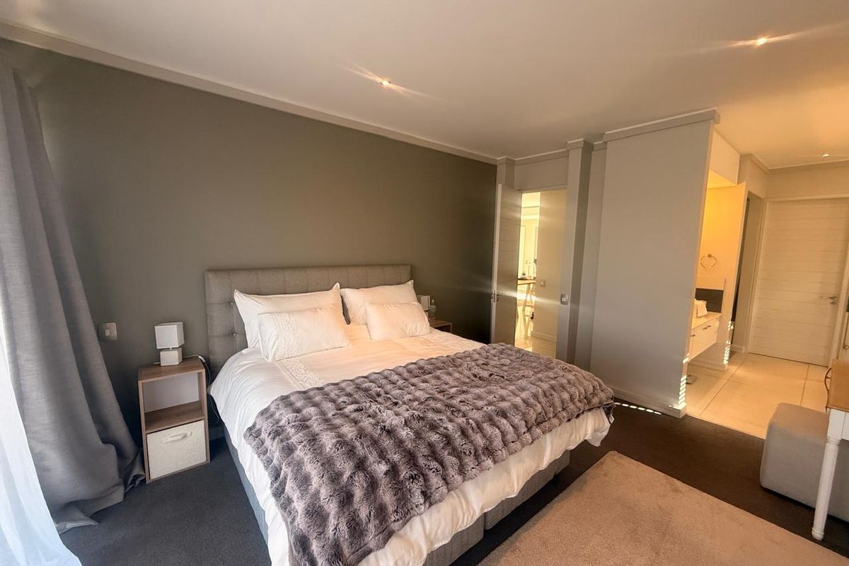 Elegant Apartment Living in Ebotse - Photo 3