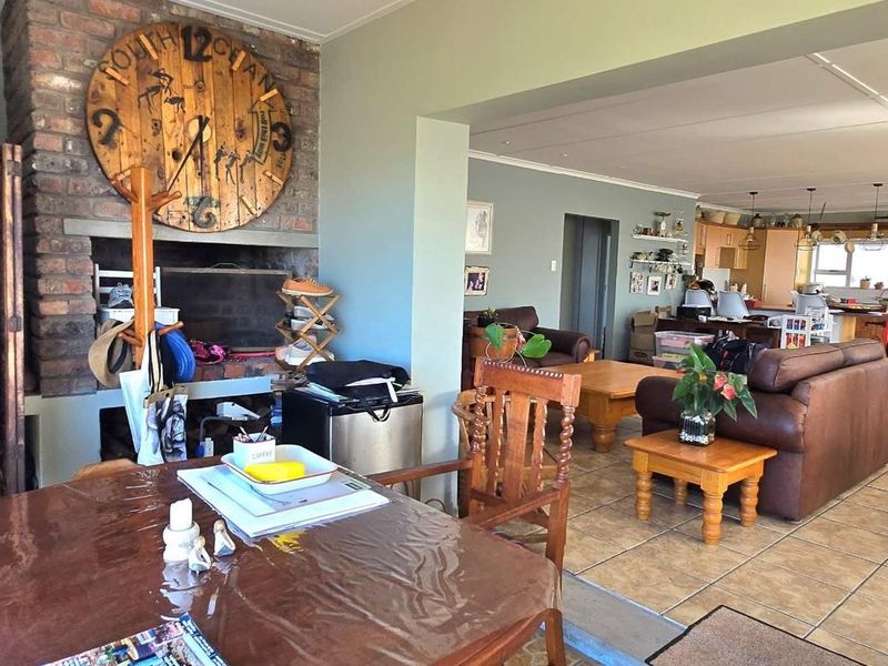 Property with Shops, Apartments, and Penthouse – Ideal for Investors, Developers, or Entrepreneurs! - Photo 9