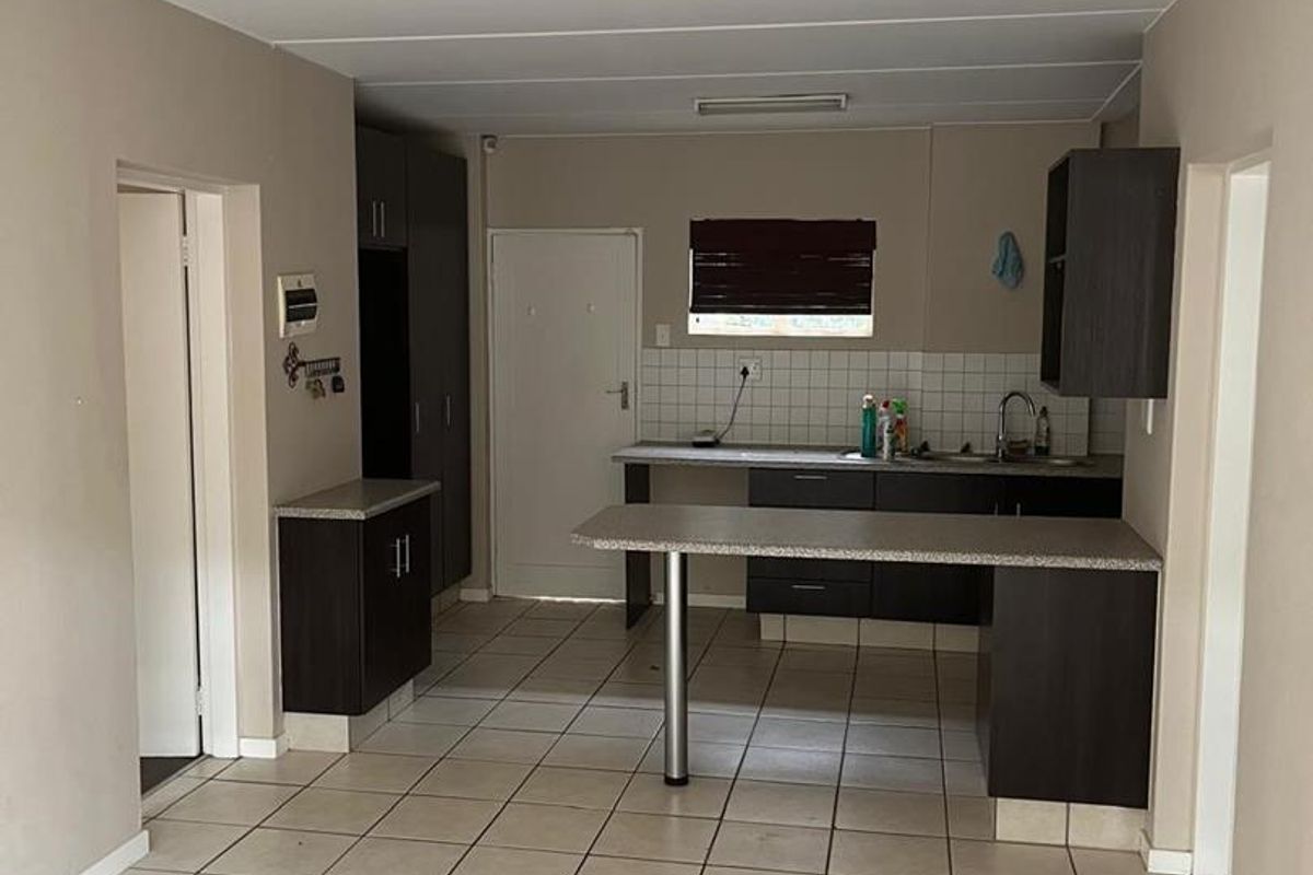 2 Bedroom to rent in Hatfield - Photo 3