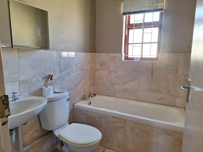 Fire the landlord! - Photo 10