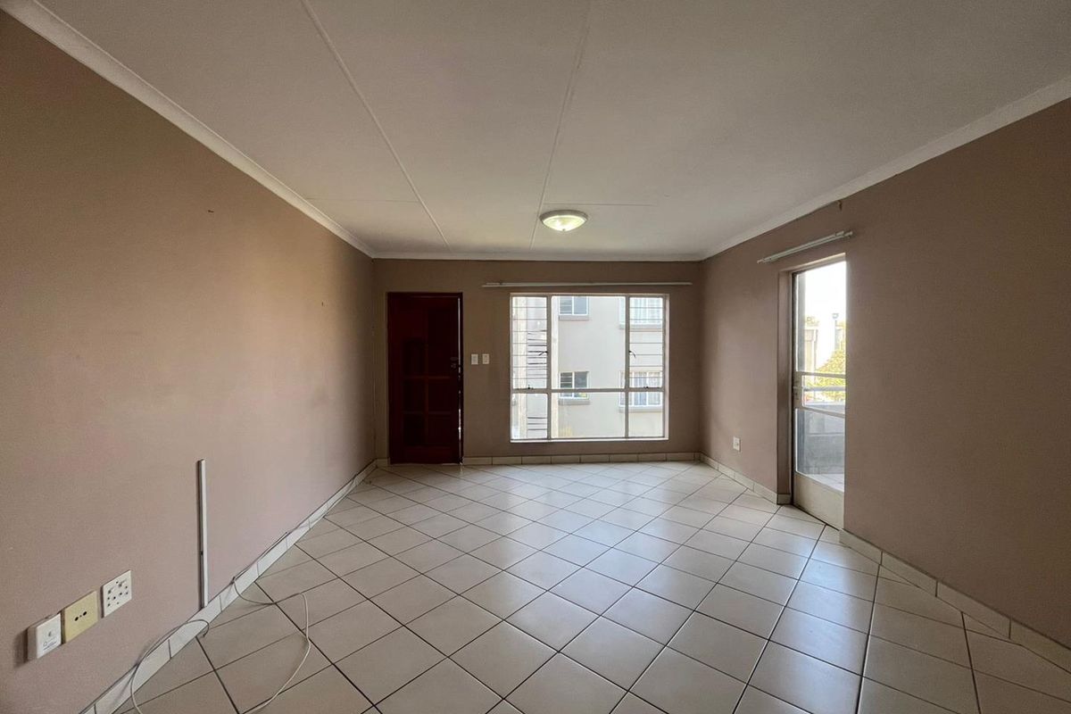 TWO BEDROOM APARTMENT IN HALFWAY GARDENS AVAILABLE. - Photo 4