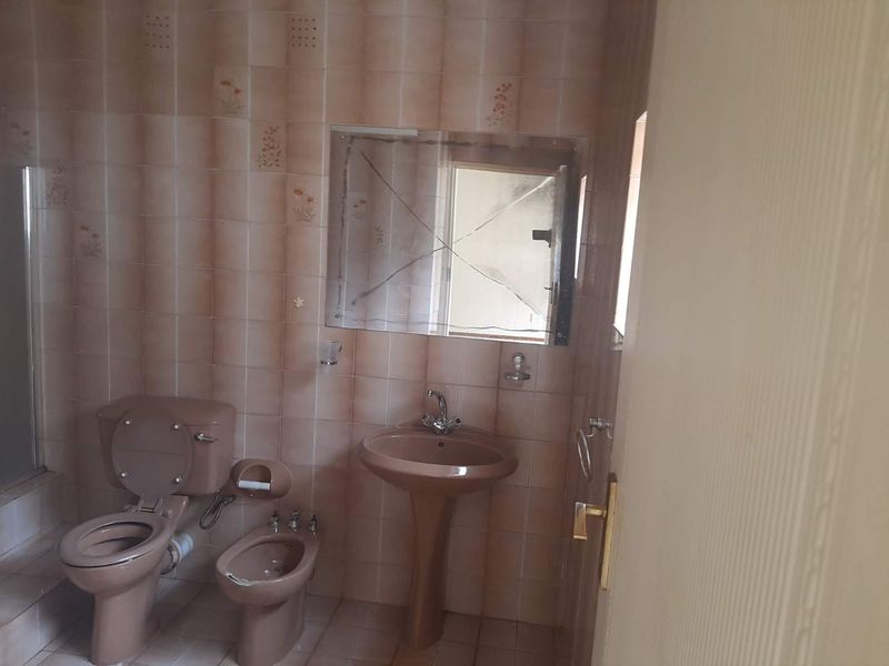 3 Bedrpoom House with 3, 2 Bedroom cottages at The Hill - Photo 6