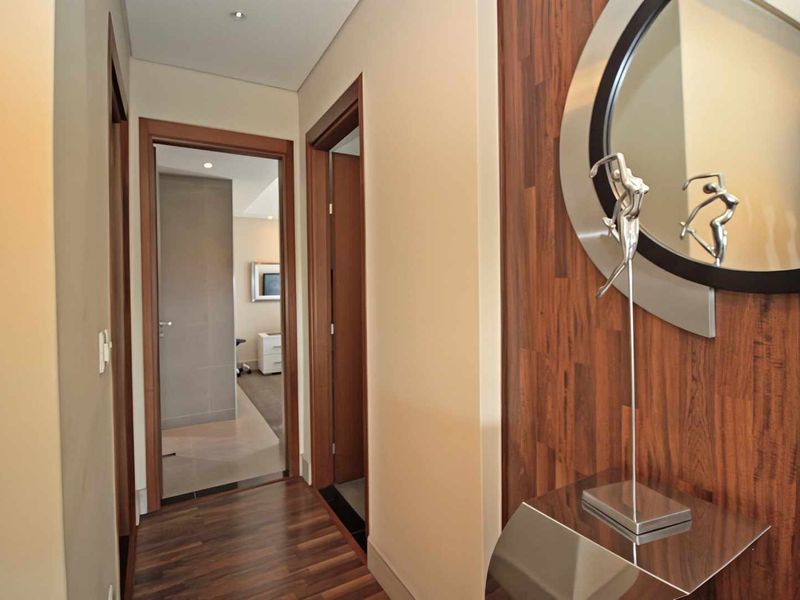 Elite address: Sun filled Secure, Sophisticated Luxury living and a 24hr concierge - Photo 1