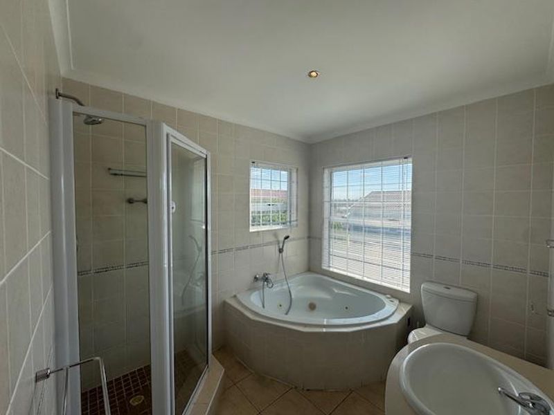 Beautiful Family Home for Rent in West Beach, Blouberg - Photo 6