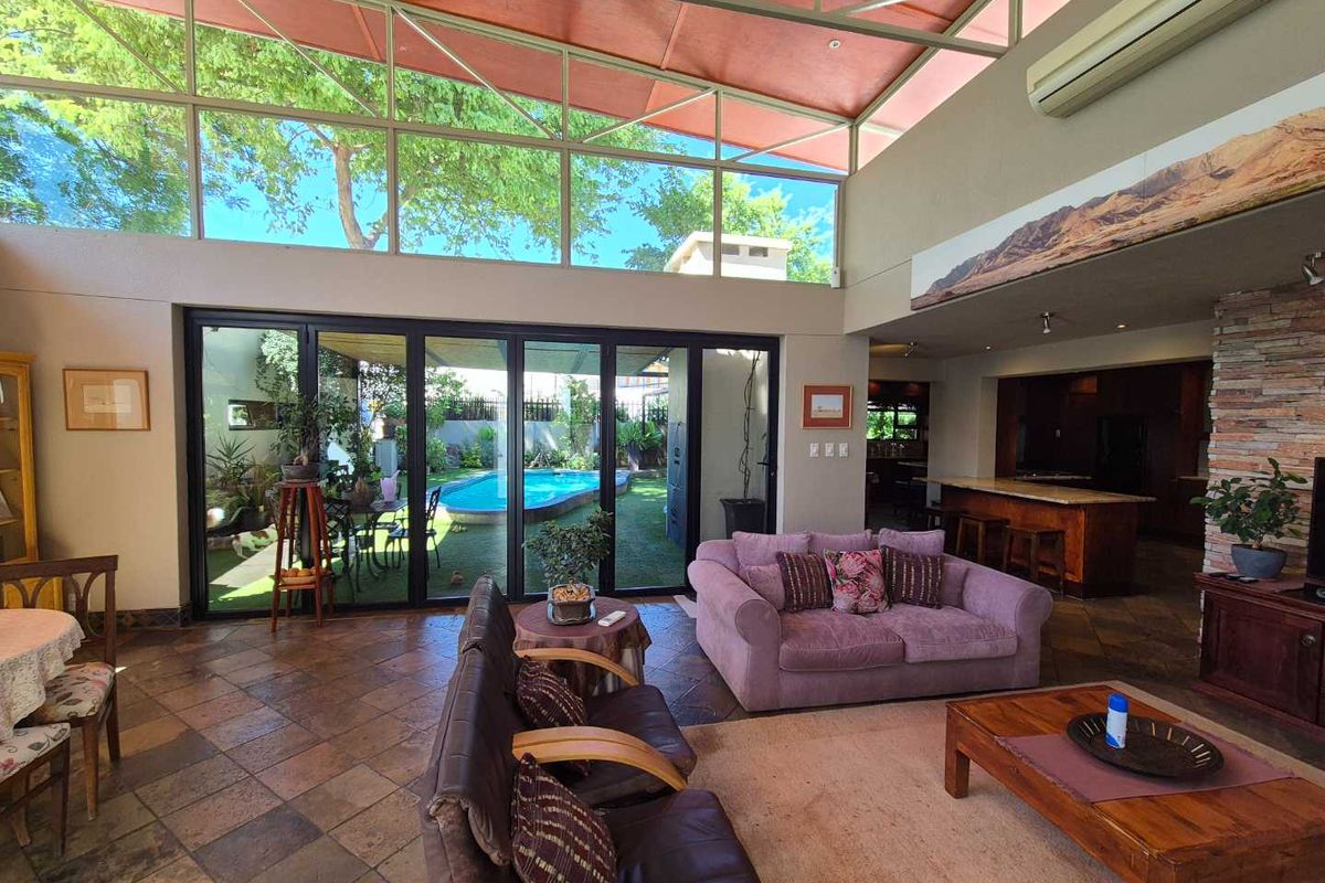 BEAUTIFUL 5 BEDROOM HOUSE WITH LOTS OF CARACTER FOR SALE KLEIN WINDHOEK - Photo 5