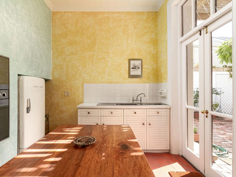 Charming Heritage Victorian in Bantry Bay - Photo 9