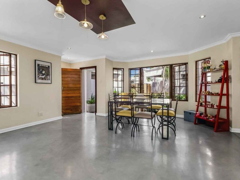 STUNNING LIGHT AND BRIGHT SIMPLEX - IN SOUGHT AFTER FLEETWOOD ESTATE - Photo 6