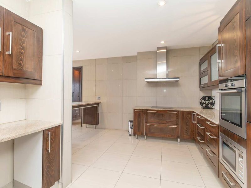 Experience Unparalleled Luxury Living in the Michaelangelo Towers - Photo 5