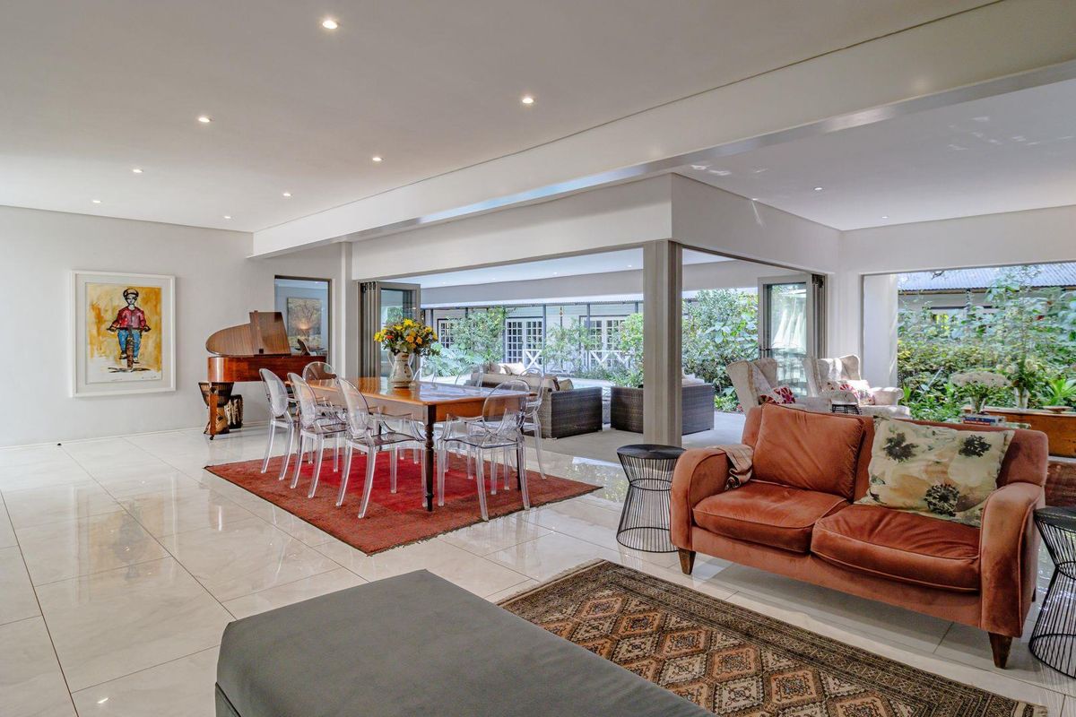 3 bedroom fully furnished home in Benmore Gardens - Photo 2