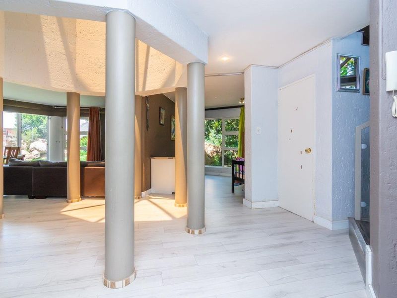 Family Living in the heart of Noordheuwel - Photo 3