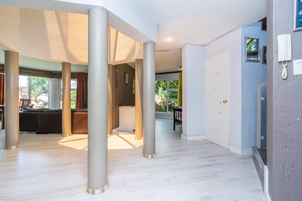 Family Living in the heart of Noordheuwel - Photo 3