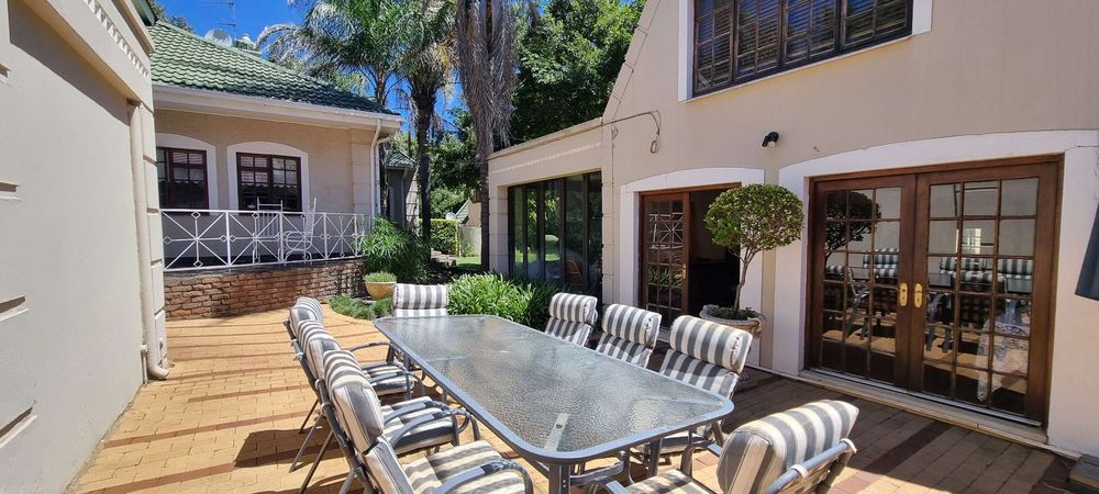 Area between main house and entertainment / braai room.