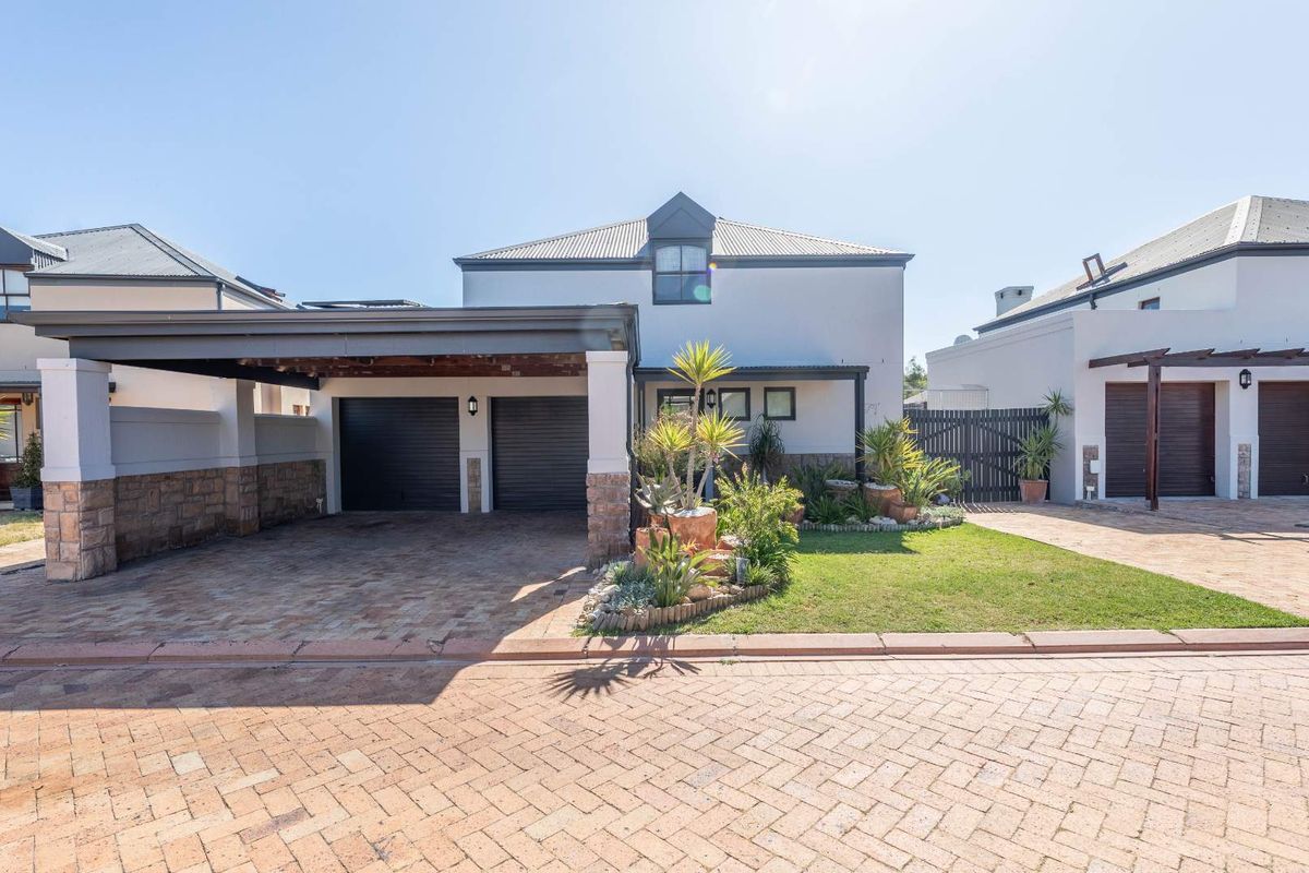 Double storey lock n go - Atlantic Beach Estate - Photo 2