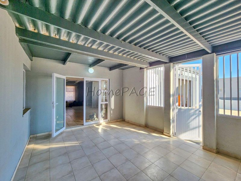 Ext 3, Henties B ay:  Well Priced, Newly Renovated 4 Bedr Home for Sale - Photo 7