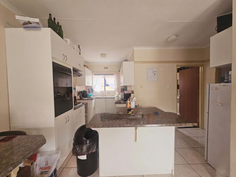 **Charming 2-Bedroom Facebrick Townhouse for Sale** - Photo 5