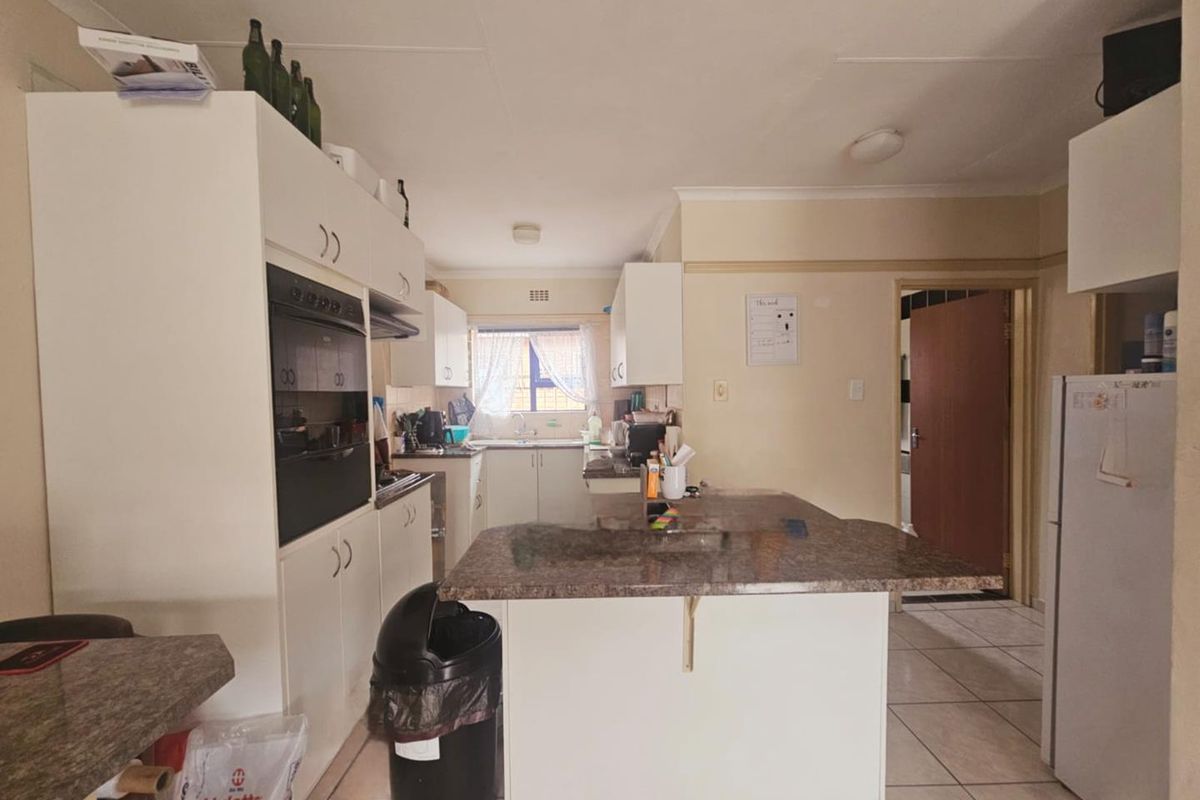 **Charming 2-Bedroom Facebrick Townhouse for Sale** - Photo 5