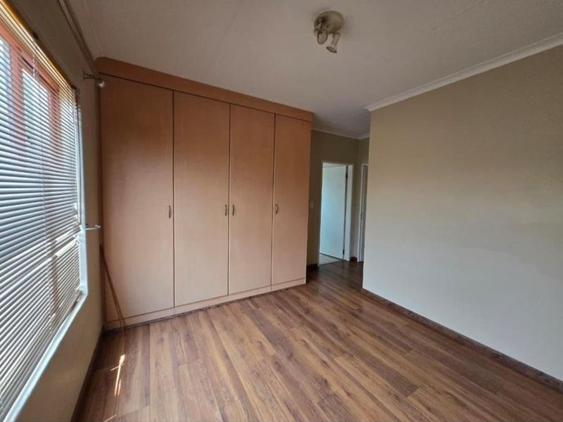 Modern Townhouse Bliss in Winchester Hills! - Photo 7