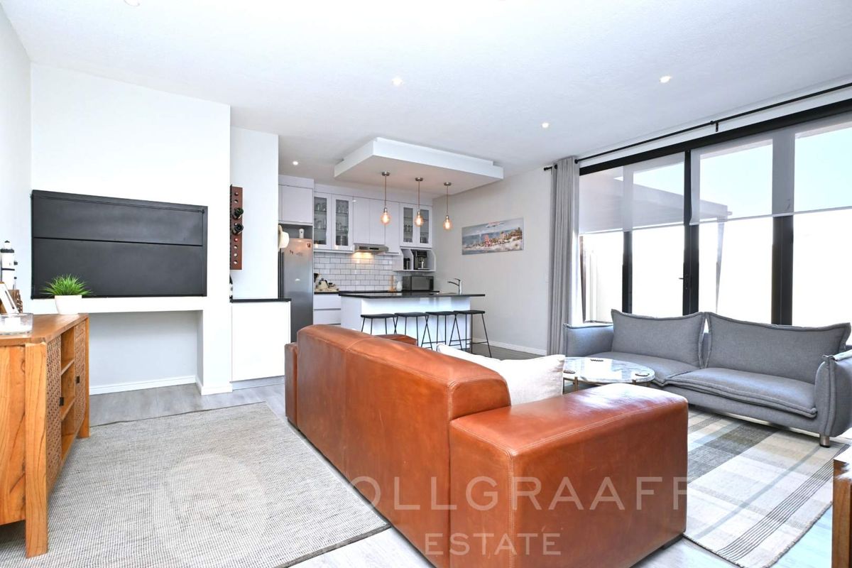 Elevated Coastal Elegance - Photo 5