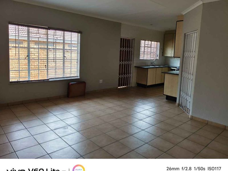 Neat and Quaint Facebick Simplex for Sale - Photo 3