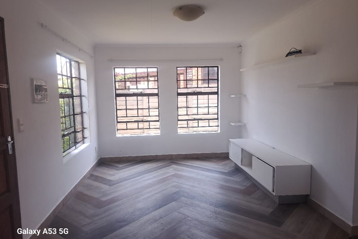 Three bedrooms at Thatchil Security Estate - Photo 5