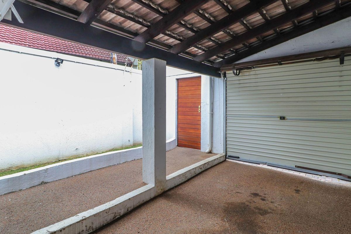 3 Bedroom Townhouse in the Heart of Bryanston - Photo 2