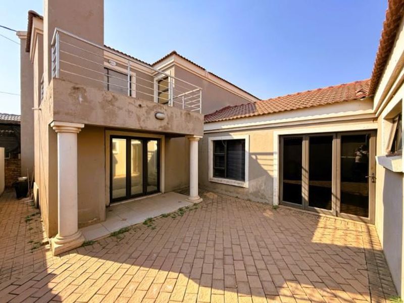House for sale - Photo 2
