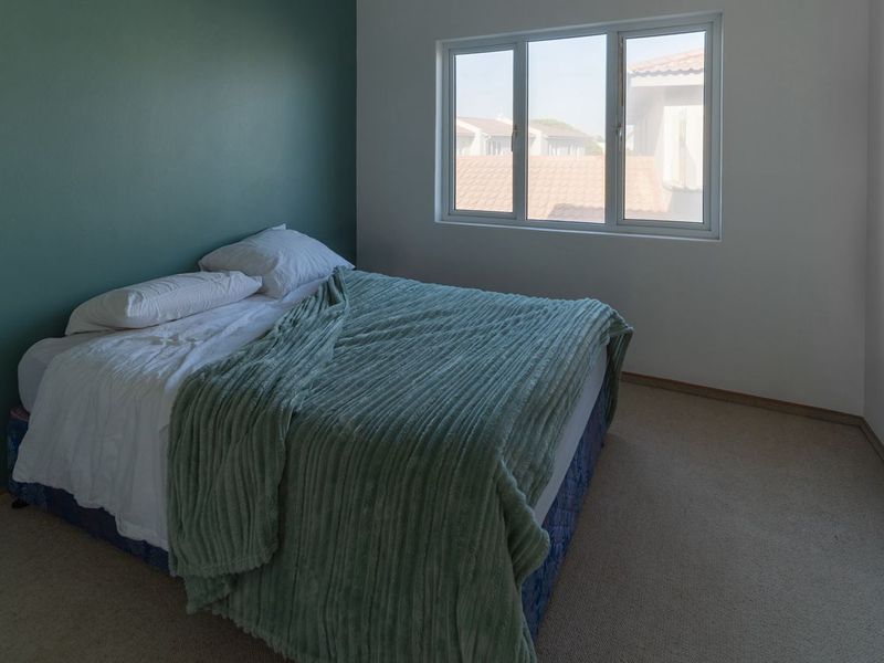 Space and Location Are Key With this Property - Photo 6